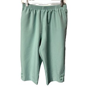 Alfred Dunner comfy muted turquoise elastic pull on cropped Capri pants #78B
